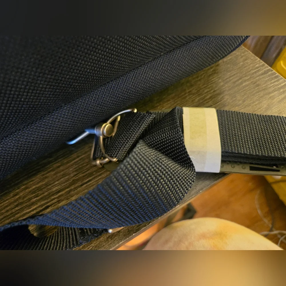 New Swissgear navy small travel or gym bag - Picture 3 of 7